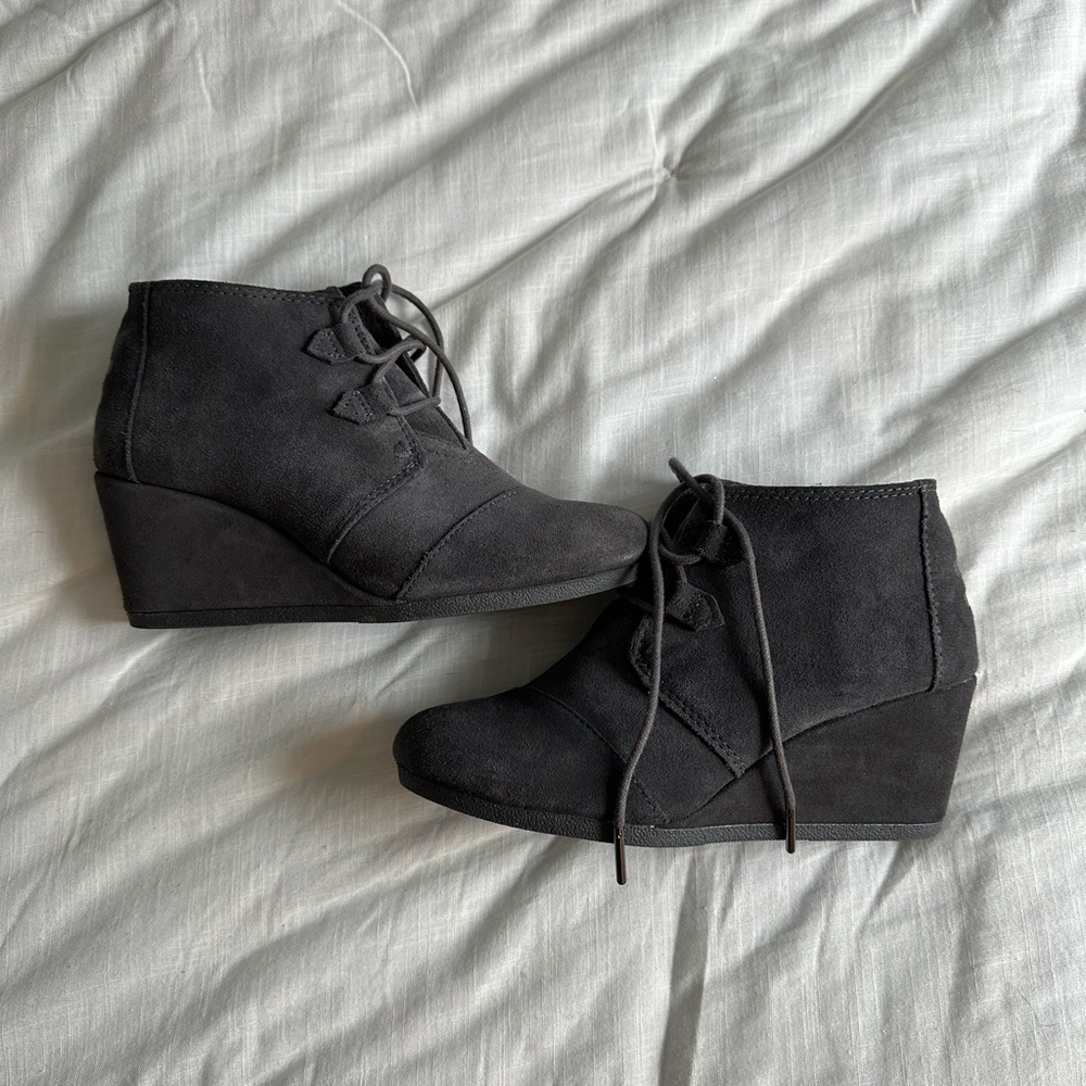 Tom’s wedges - grey suede